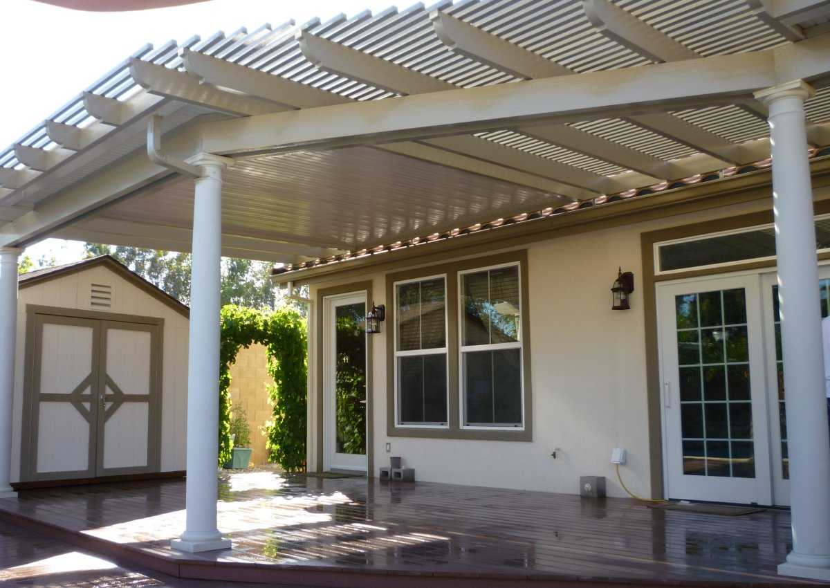Custom aluminum patio cover in Sacramento by West Coast Awnings